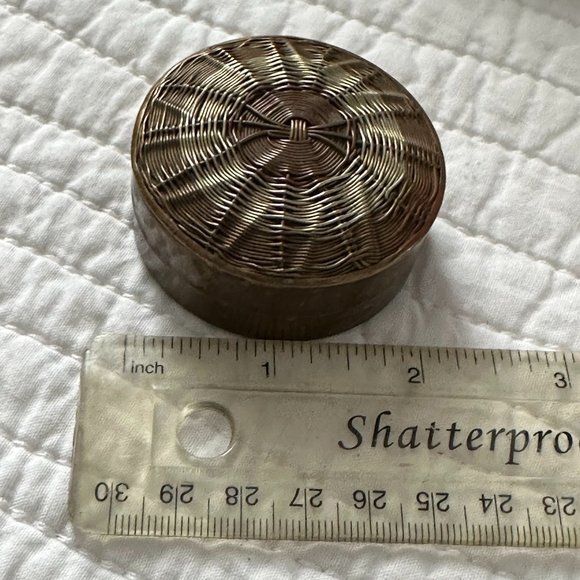 Vintage Miniture Brass Woven Trinket Box. - Picture 7 of 8